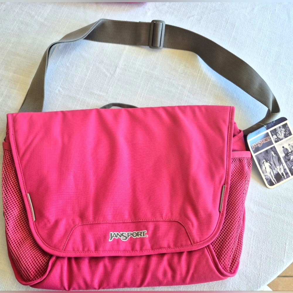 NWT Jansport Pink messenger bag. Ideal for laptops.